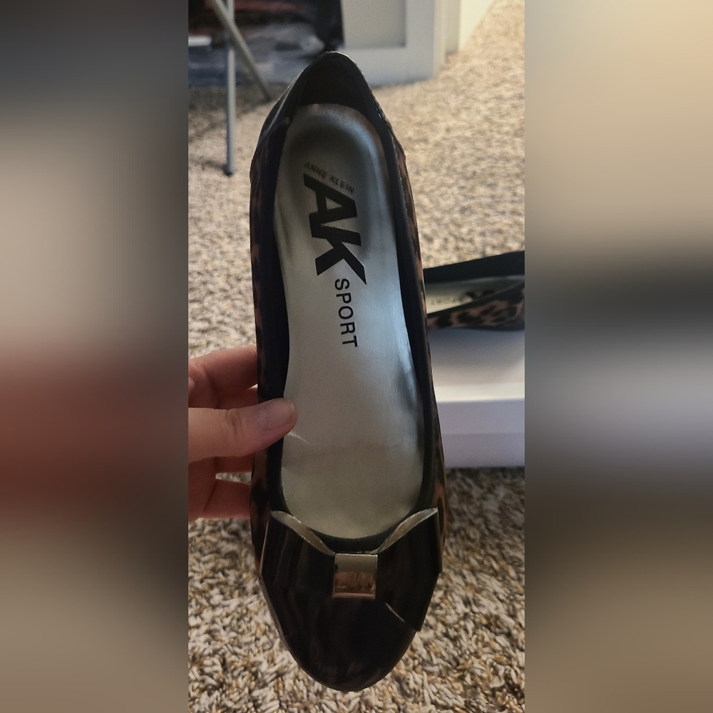 Leopard Print Women's Flats Size 6 1/2 with Black Bow - Picture 7 of 8